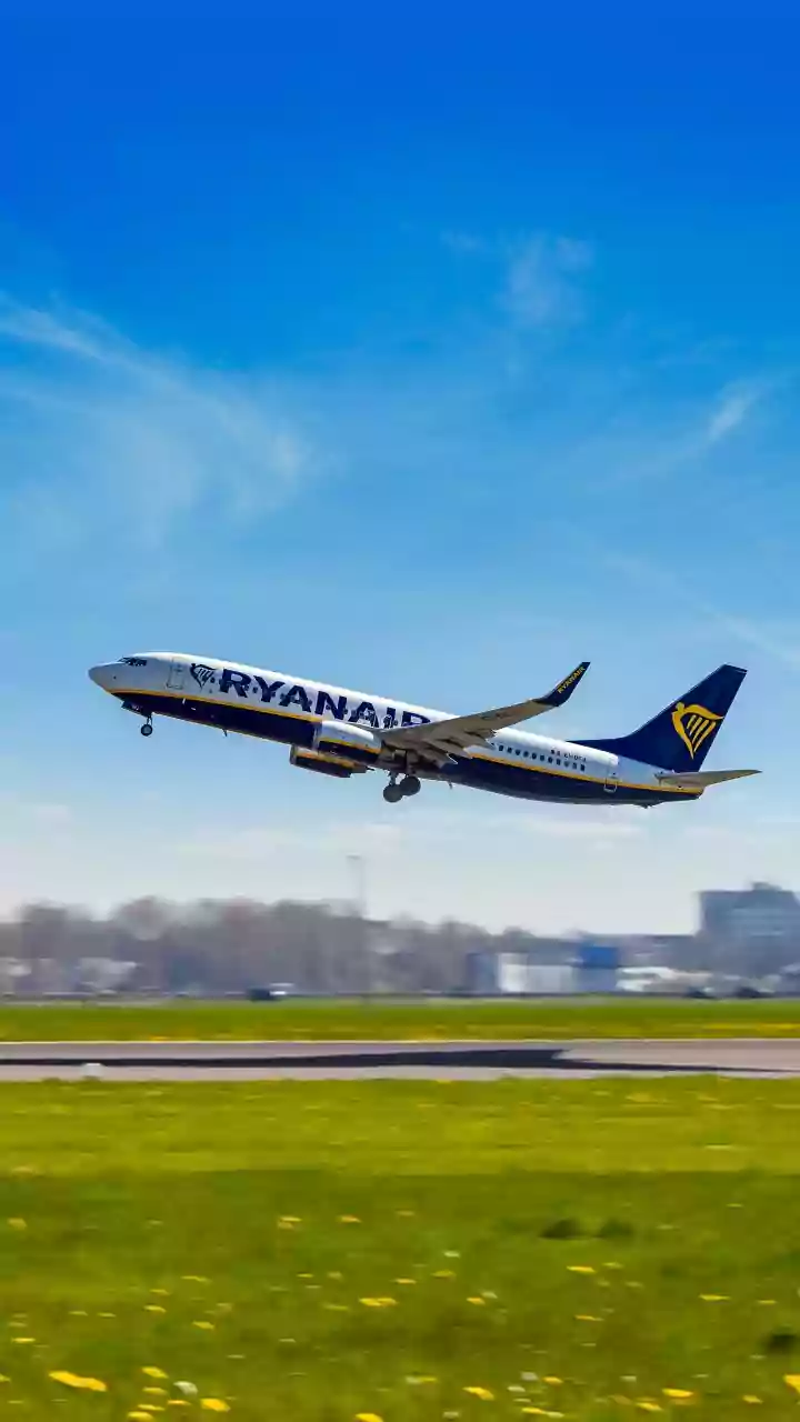 Ryanair flight Porto to Dublin returned after captain squawked 7500