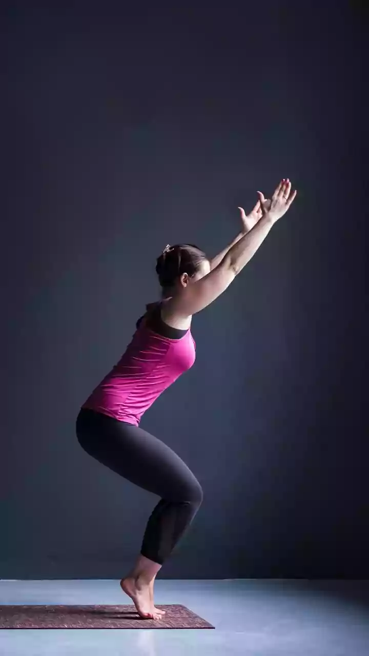 Adjusting The Pose For Beginners During Tree Pose Variations In Yoga: Practical Tips