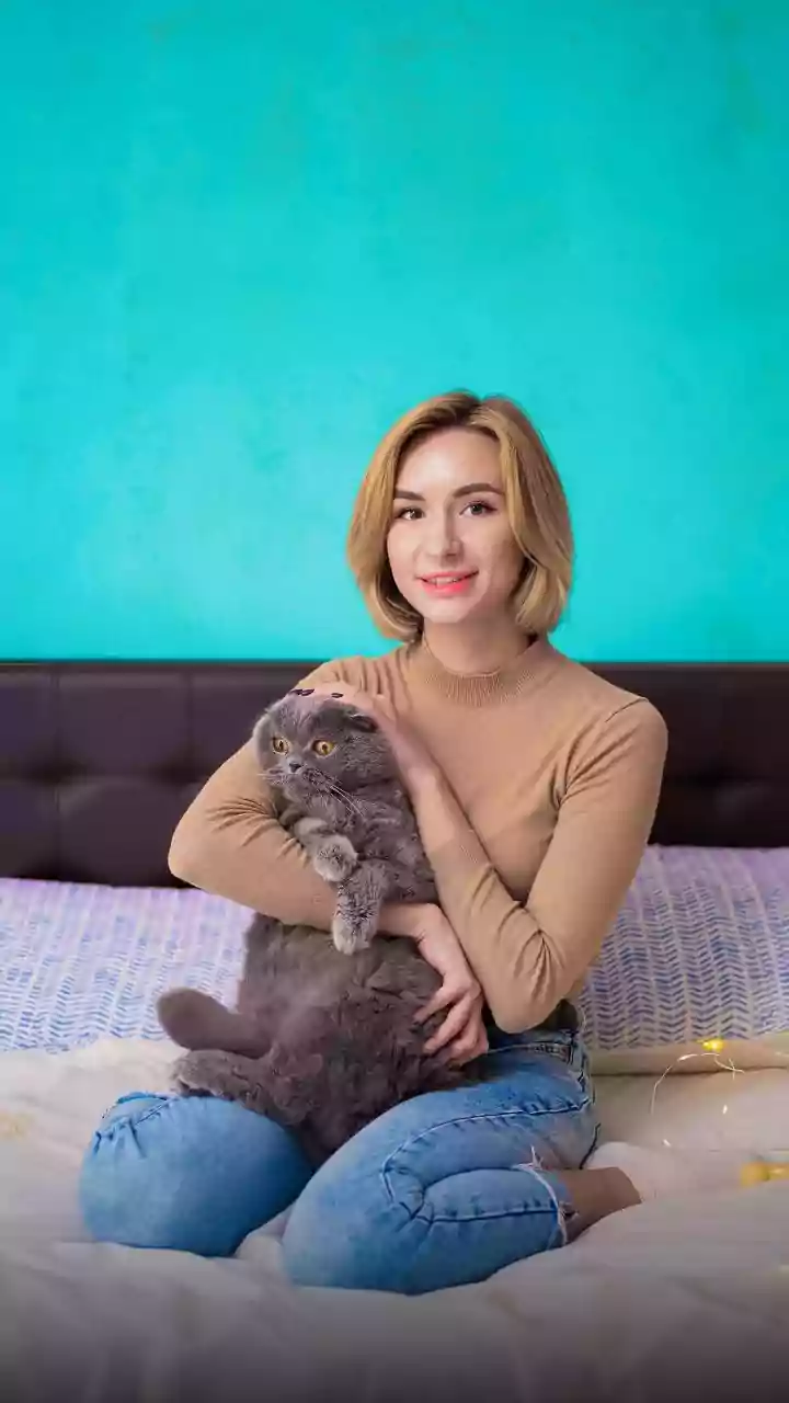 Pet Owners Should Avoid Applying Human Creams without Professional Advice