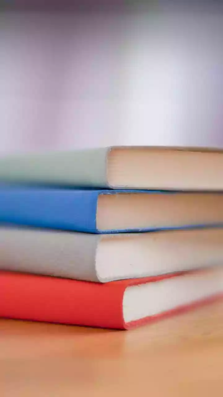 Postgraduate scholars employ AI citation finders to validate reference lists across scientific journals