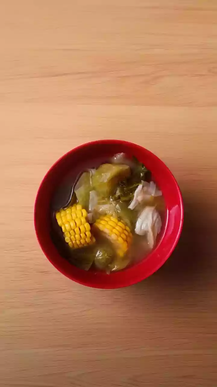 Sopa de carne com legumes: aposte nesta alternativa saudável para fugir do frio!