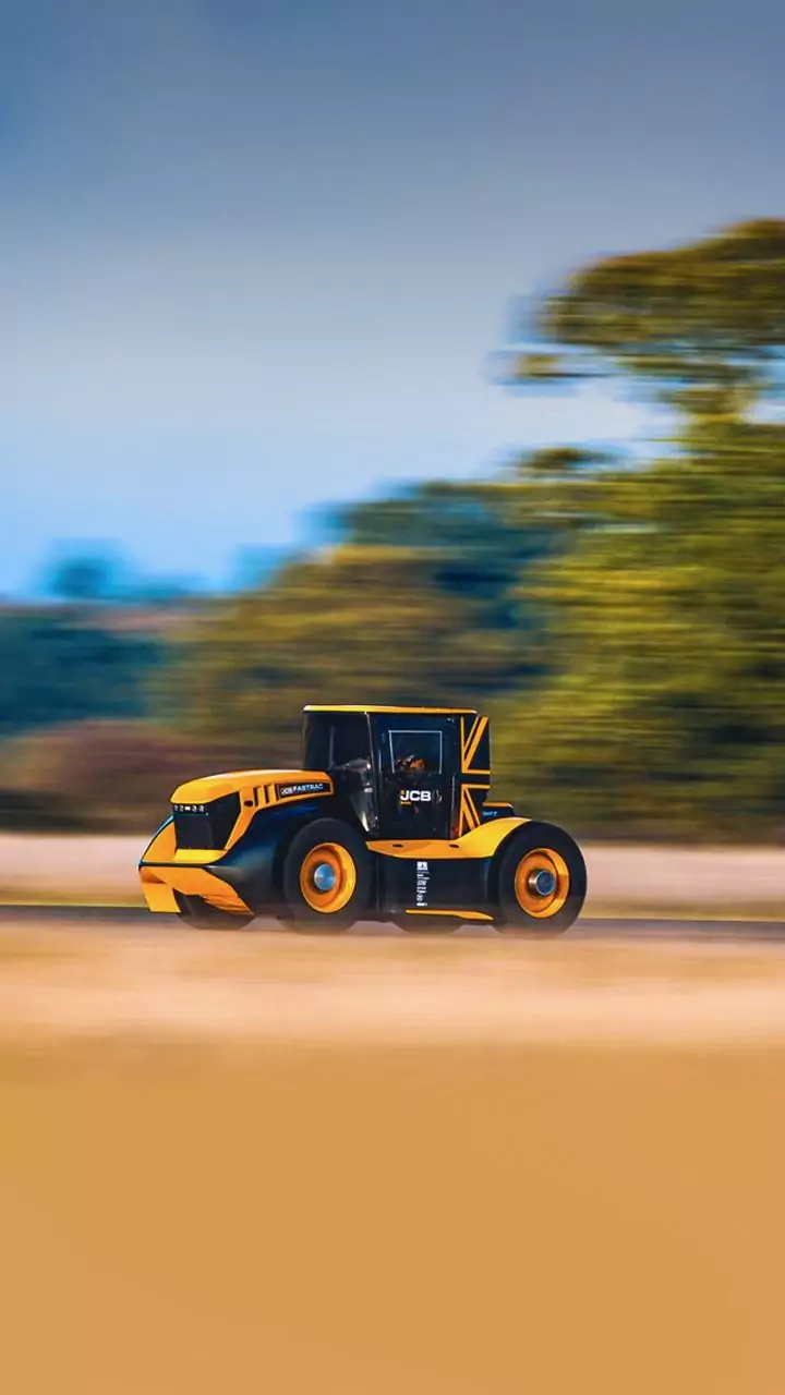 Man, son dead as tractor overturns in Jalgaon