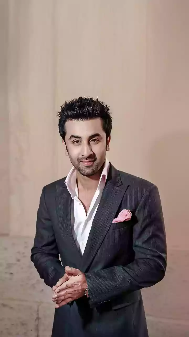 Kapoor Family's Food Adventures: Ranbir's Gluttony & Dining Secrets!