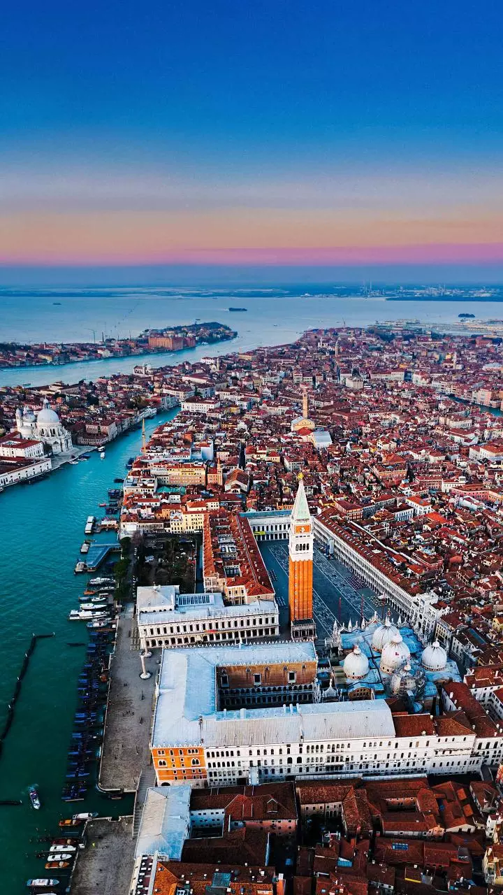 Fewer Tour Groups Can Make Popular Cities Feel More Liveable
