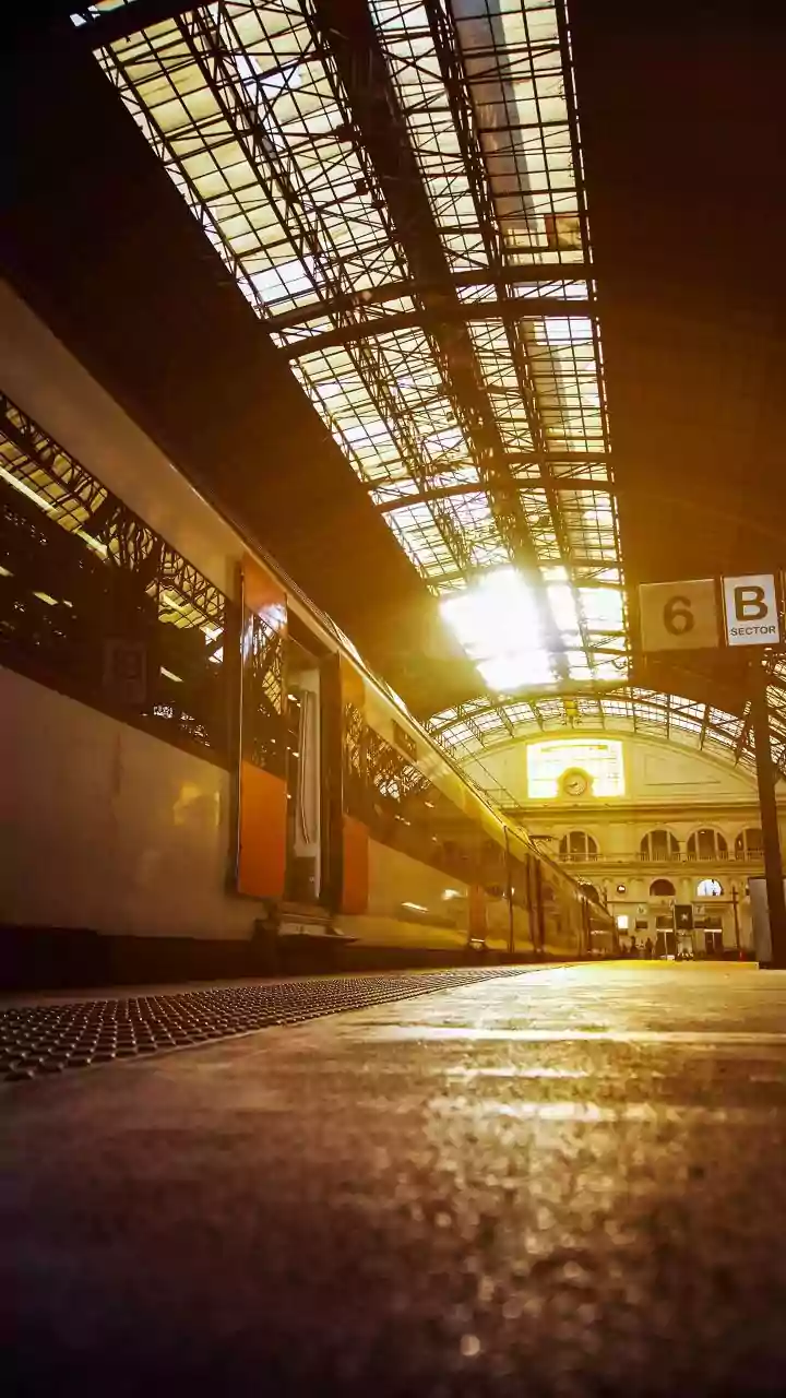 Western Railway sets up its first digital lounge at Mumbai Central station