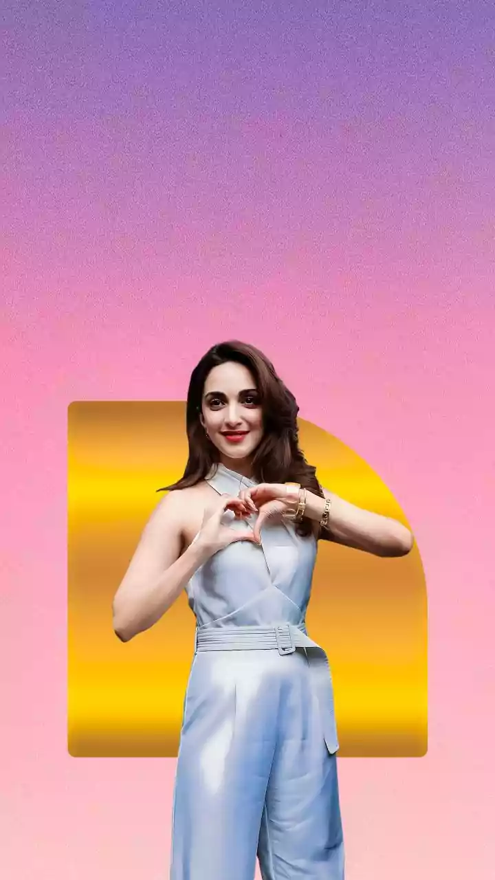 Kiara Advani Rejects Solo Photos Without Sidharth Malhotra, Wins Hearts As Video Goes Viral