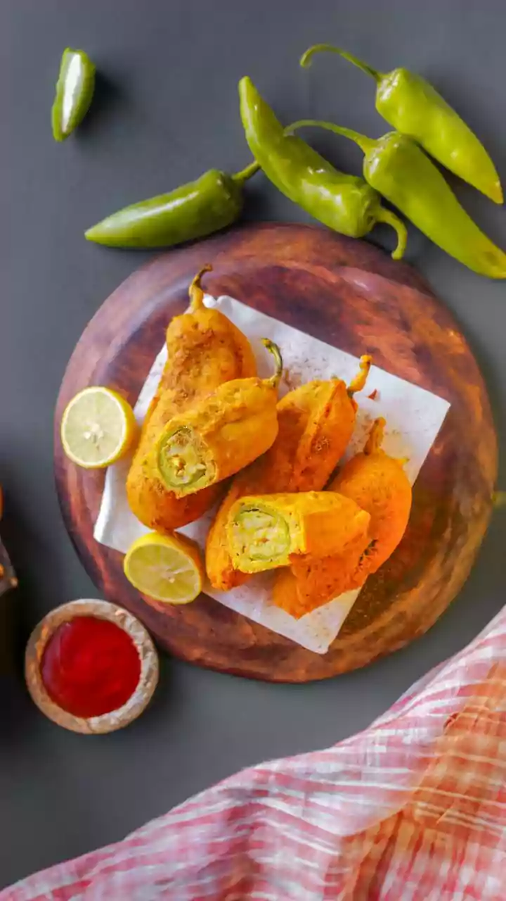 Paneer And Mirchi Pakoras Bring Snack Drama