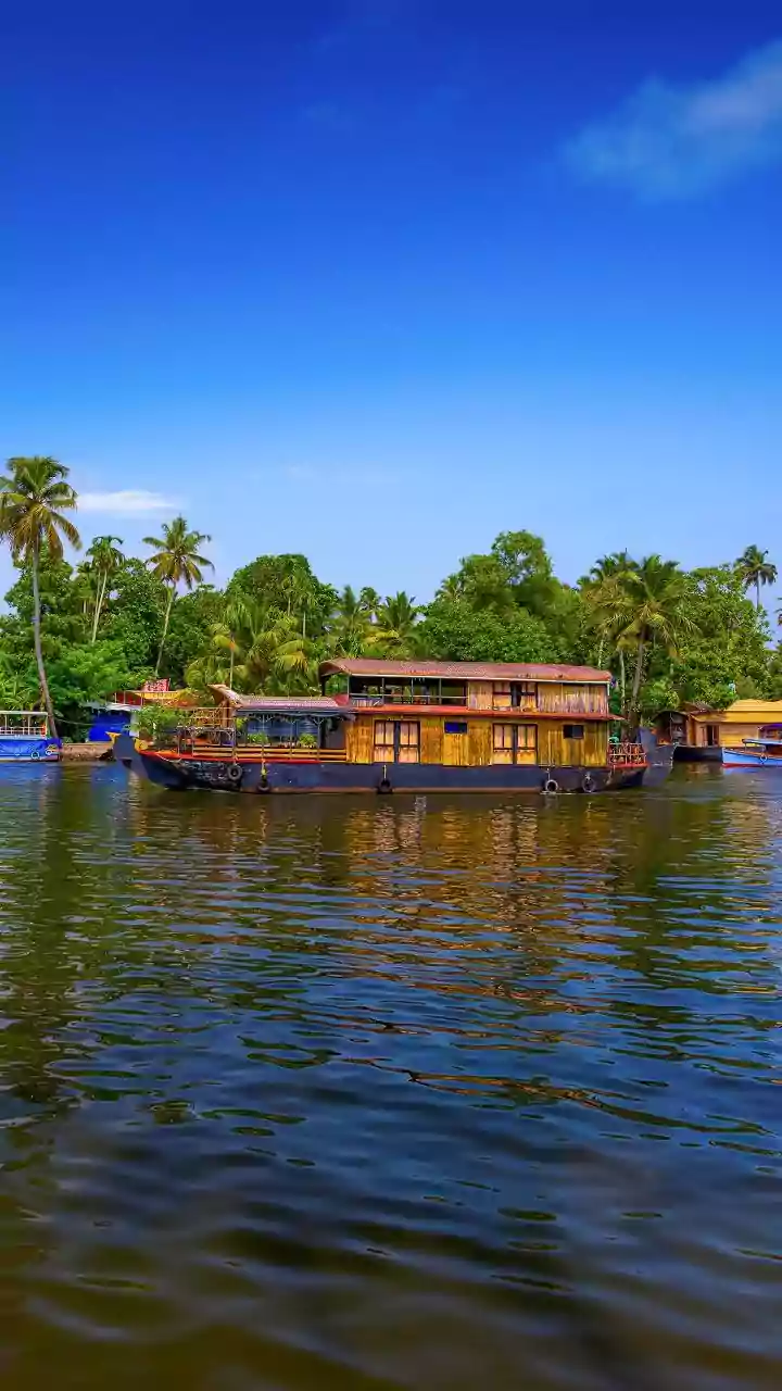 Shipbuilding yard to come up at Kerala's Ponnani port under PPP model