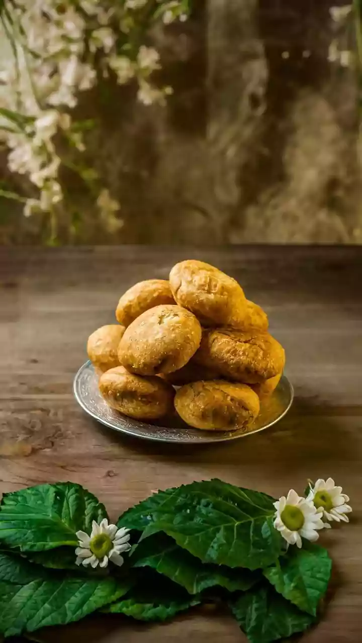 Ram Laddu: Delhi's Beloved Savoury Fritter and Its Rich Street Food Heritage