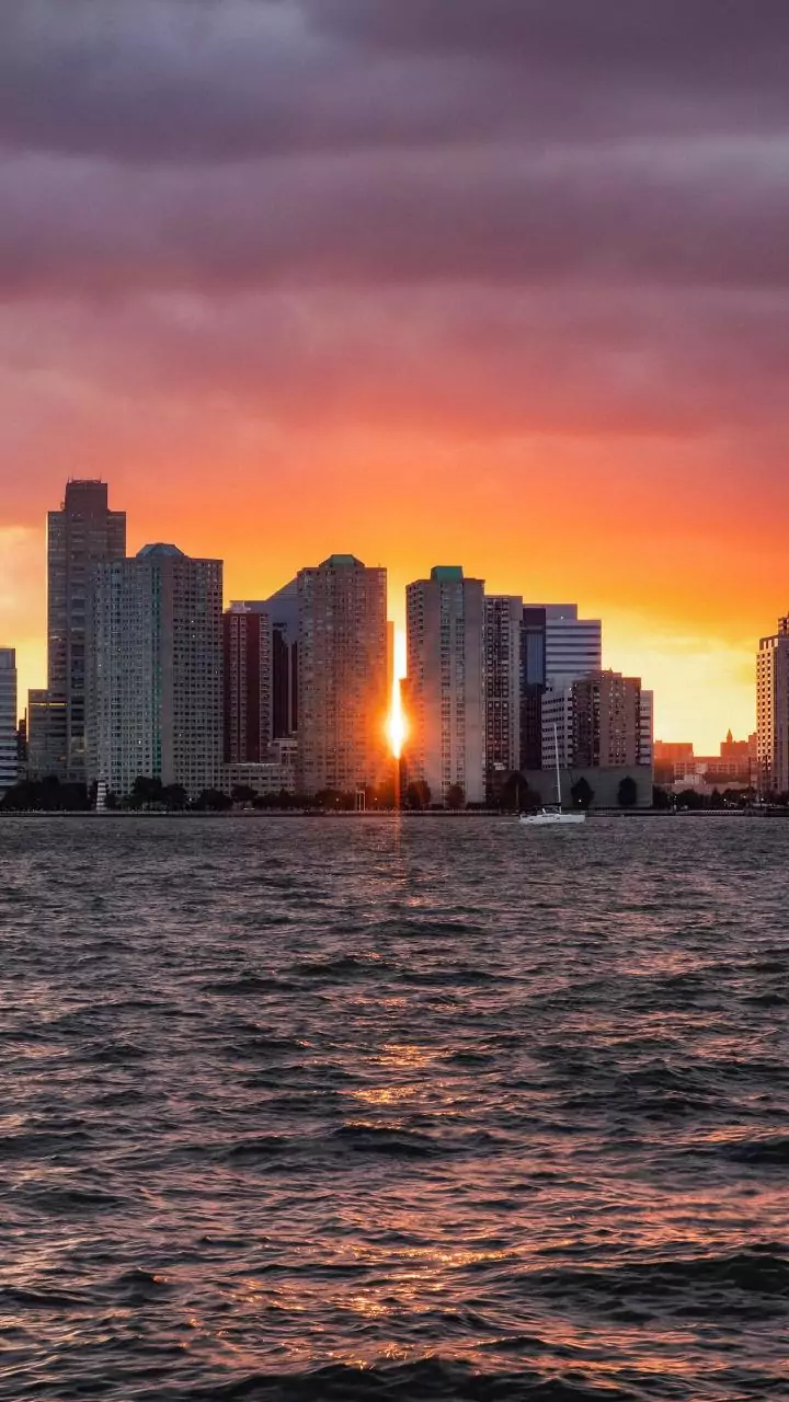 Heat doesn’t leave after sunset—cities keep radiating it through the night