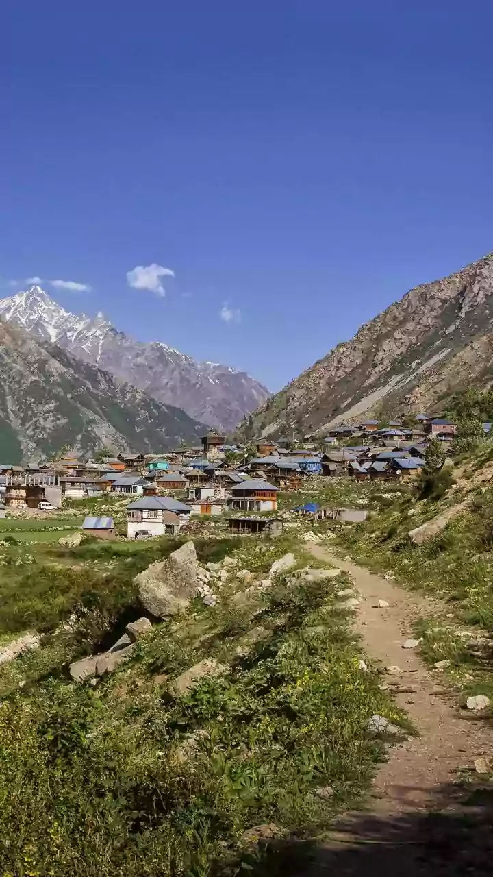 Why Shoja Offers Majestic Himalayan Views Free From Crowded Tourist Spots