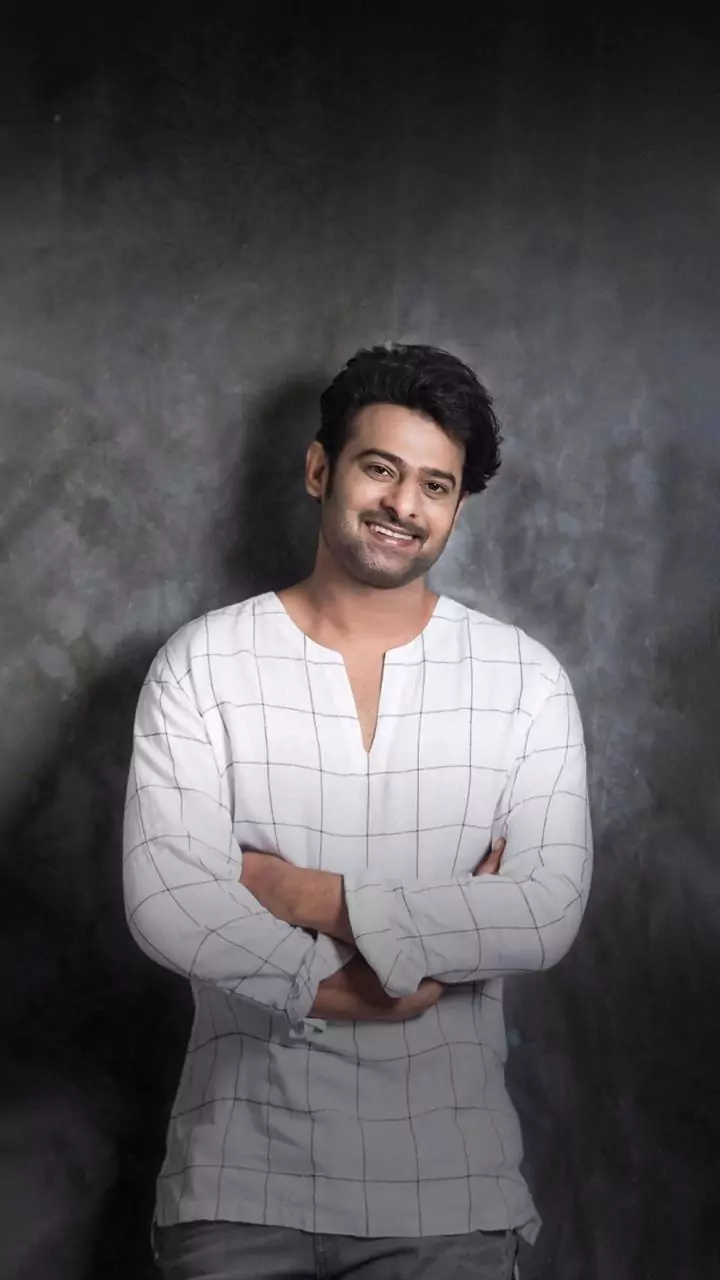 'Hats Off': Ram Gopal Varma Says Prabhas' Heroines Nidhhi Agerwal, Malavika Mohanan & Riddhi Kumar Didn't Care About Sivaji's 'Moral Barkings'