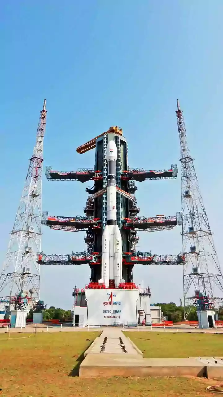 Sriharikota: School Students excited to witness ISRO's LVM3 M6 launch