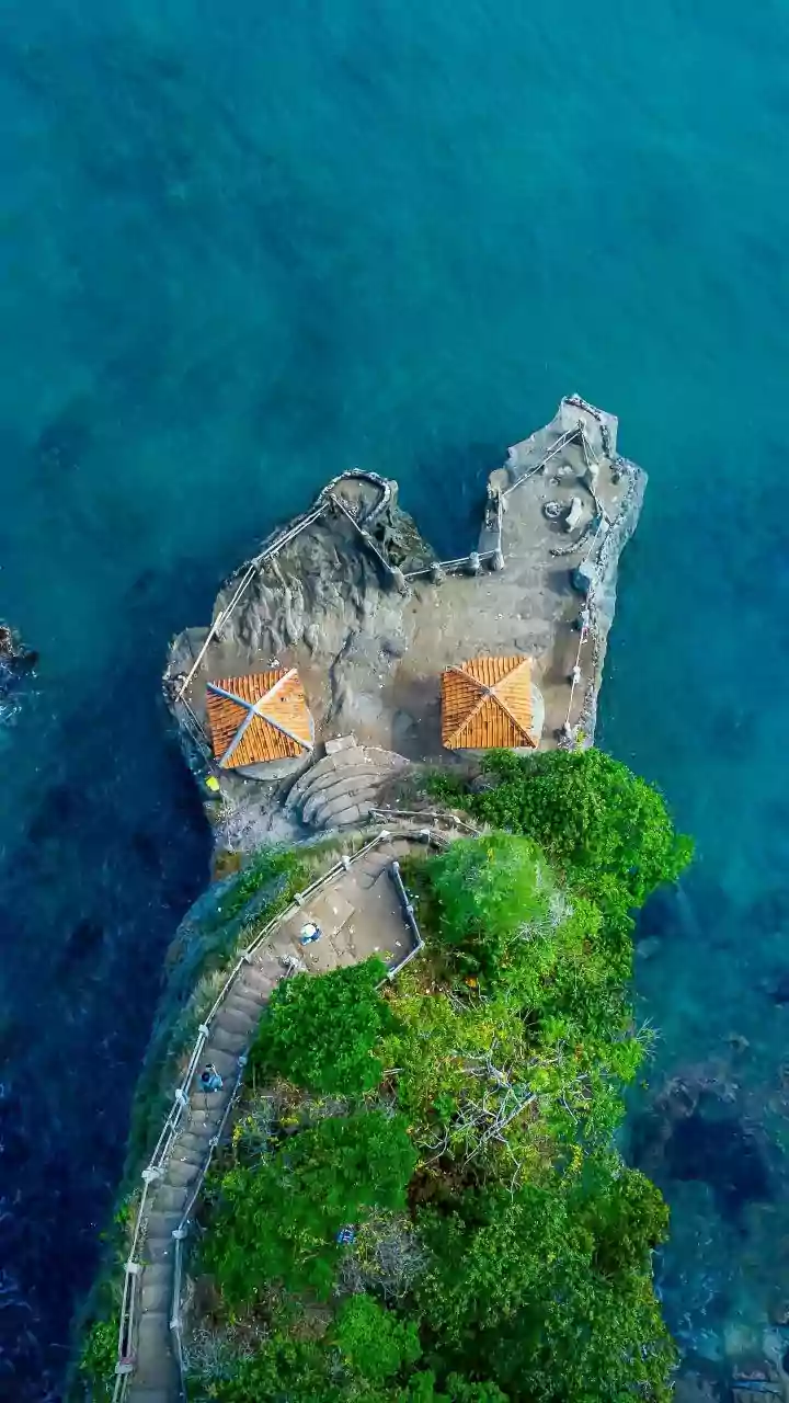 Varkala Cliffside Stays: Why Budget Wellness Hostels Suit Solo Female Travellers
