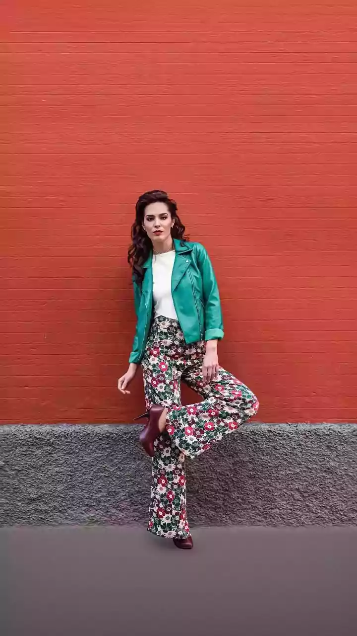 These styles go well with wide-leg trousers