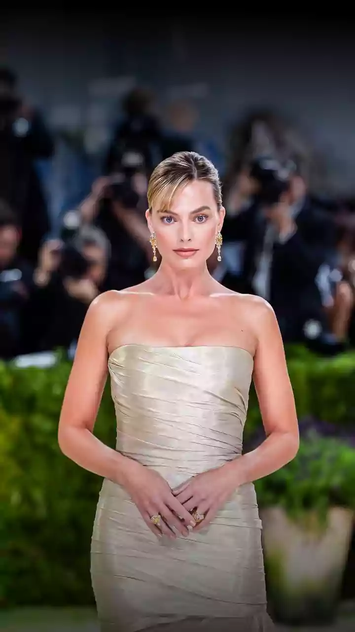 O look tímido de Margot Robbie no Met Gala 2026 é um balde de água fria