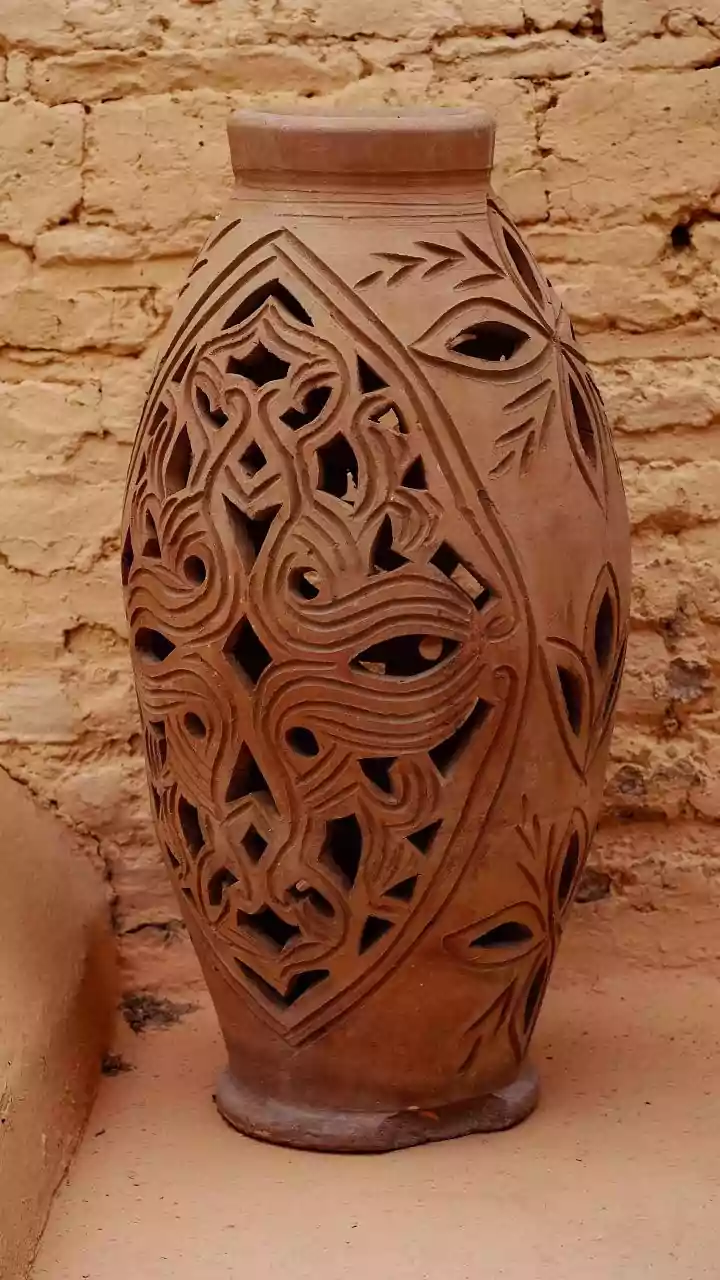 Why Eco-Conscious Festival Decor Relies On Natural Terracotta Craft Features And Warm Ambient Glows