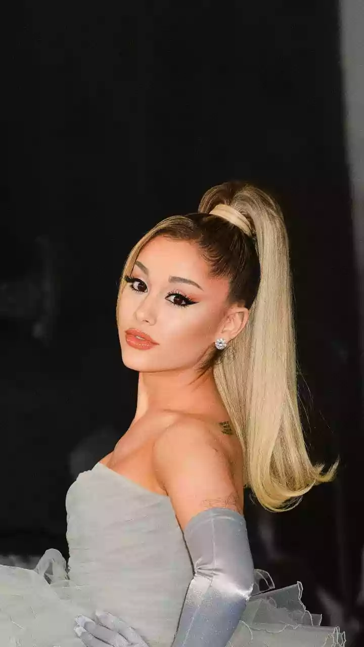 Golden Globes 2026: Glamour, Gowns, and Groundbreaking Looks!