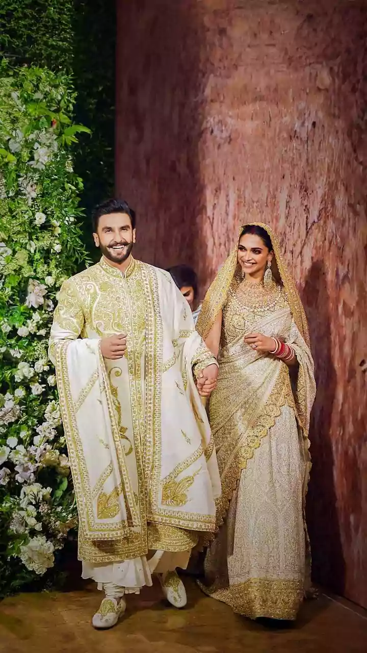 Ranveer Singh, Deepika Padukone Enjoy Their Friend's Wedding In New York Amid Dhurandhar Success | PICS