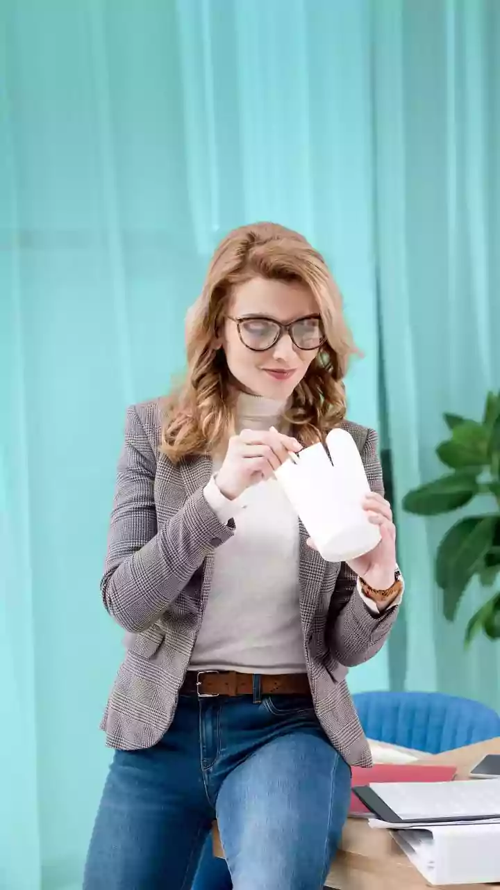 Strong Food Smells At Work? Office Lunch Etiquette Has An Answer