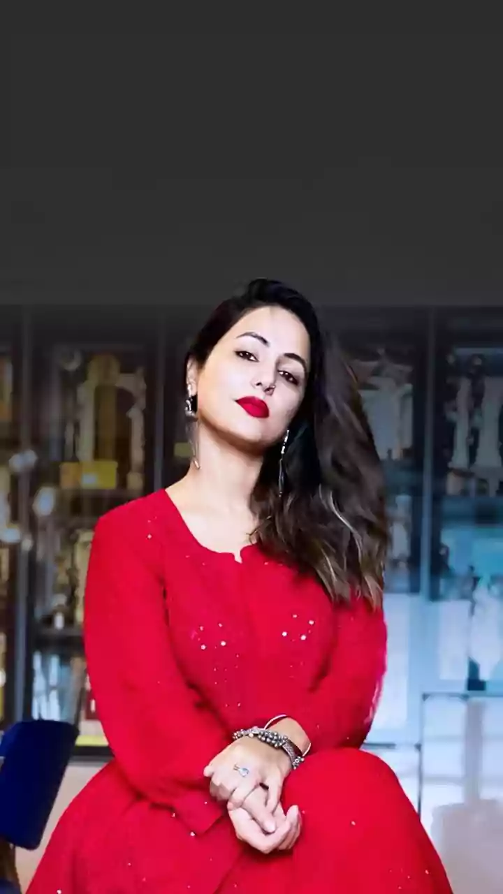 Hina Khan's New Year 2026 Looks: 8 Outfit Inspirations