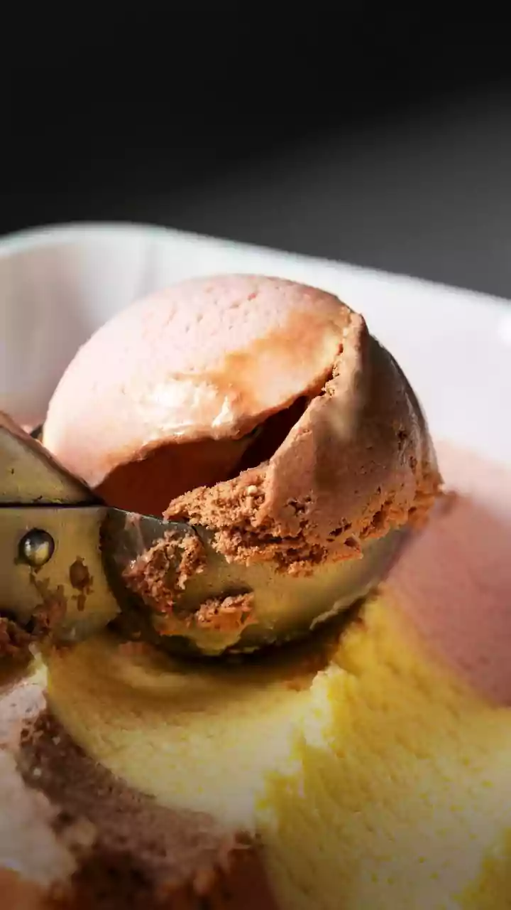 Viral Controversy: Frozen Dessert Tub Found with Oily Substance, Manufacturer Investigates