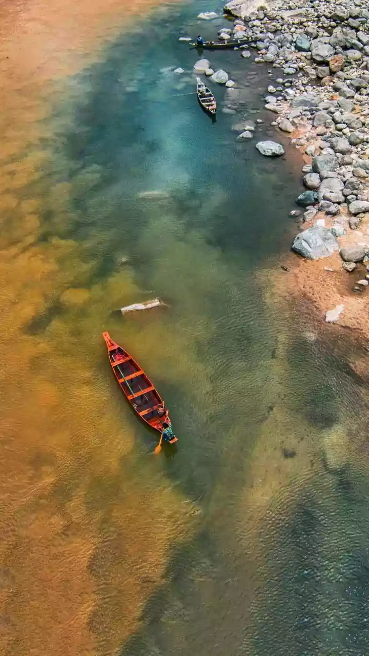 How Local Communities In Meghalaya Partner With Eco-Kayaking Tourists To Remove Plastic Waste From Rivers