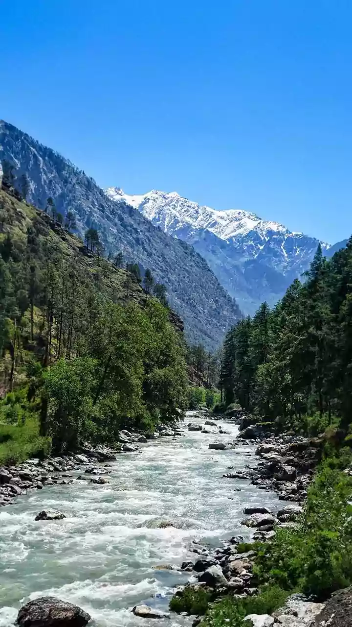 How To Handle High Altitude And Late Monsoon Conditions On The Manali-Leh Highway