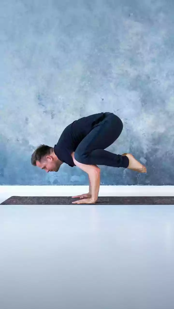 How knuckle yoga can help achieve better balance