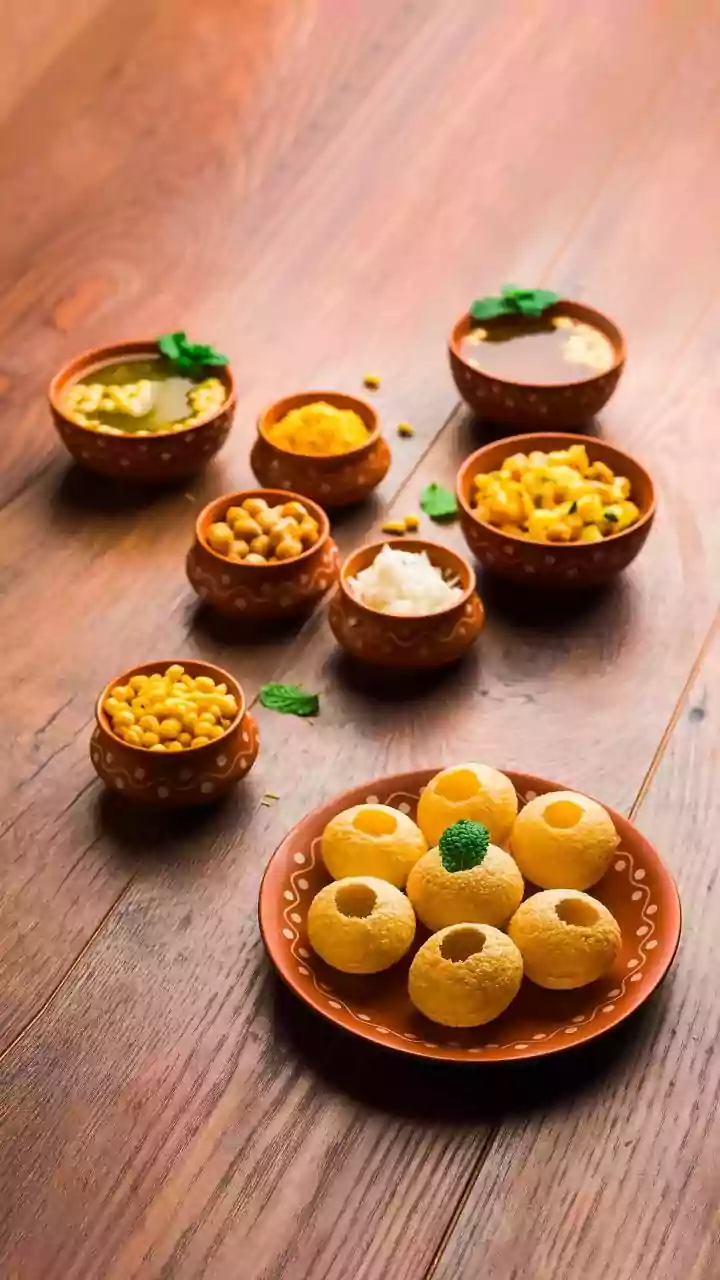 Two Golgappas For Rs 100? Viral Delhi Street Food Vendor Says ‘Ek Baar Kha Kar Toh Dekho Mazza Ah Jayega’