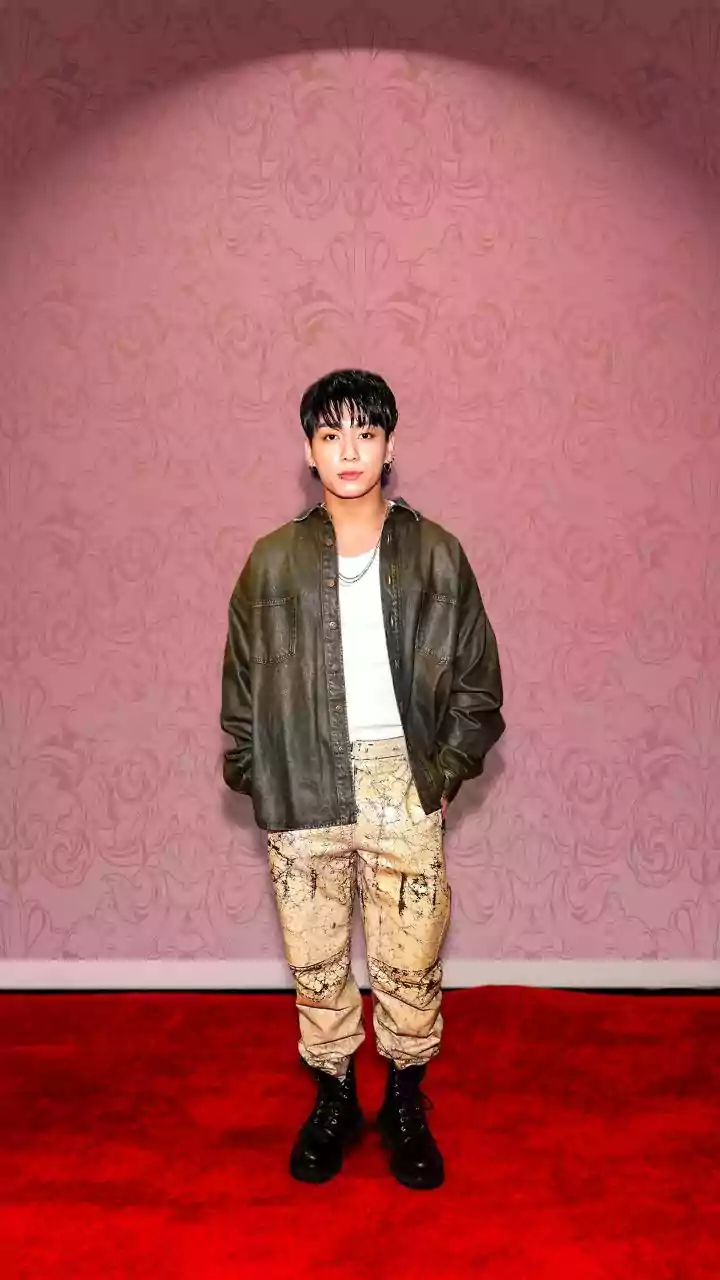 Happy Taehyung Day! BTS Fans Gift V An Entire Plane, Property In Royal French Palace & More On His 30th Birthday