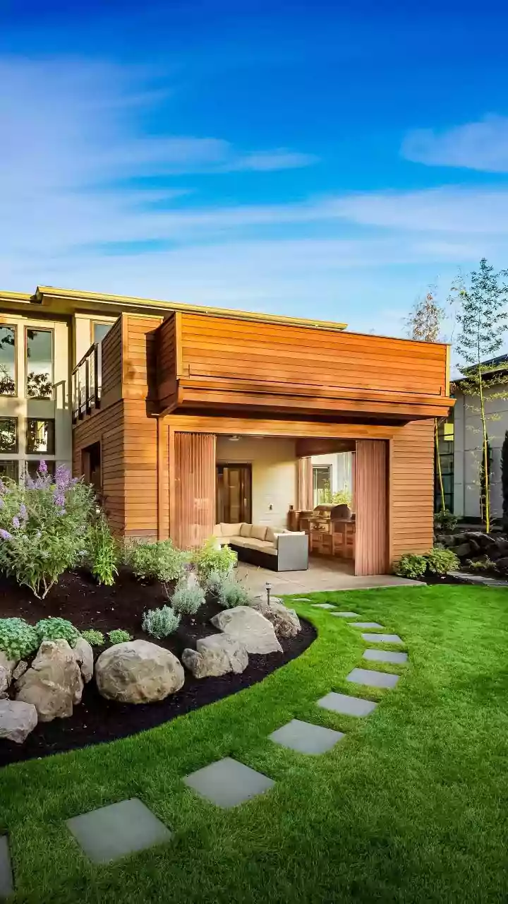 Outdoor Kitchens Make Homes Feel Party-Ready