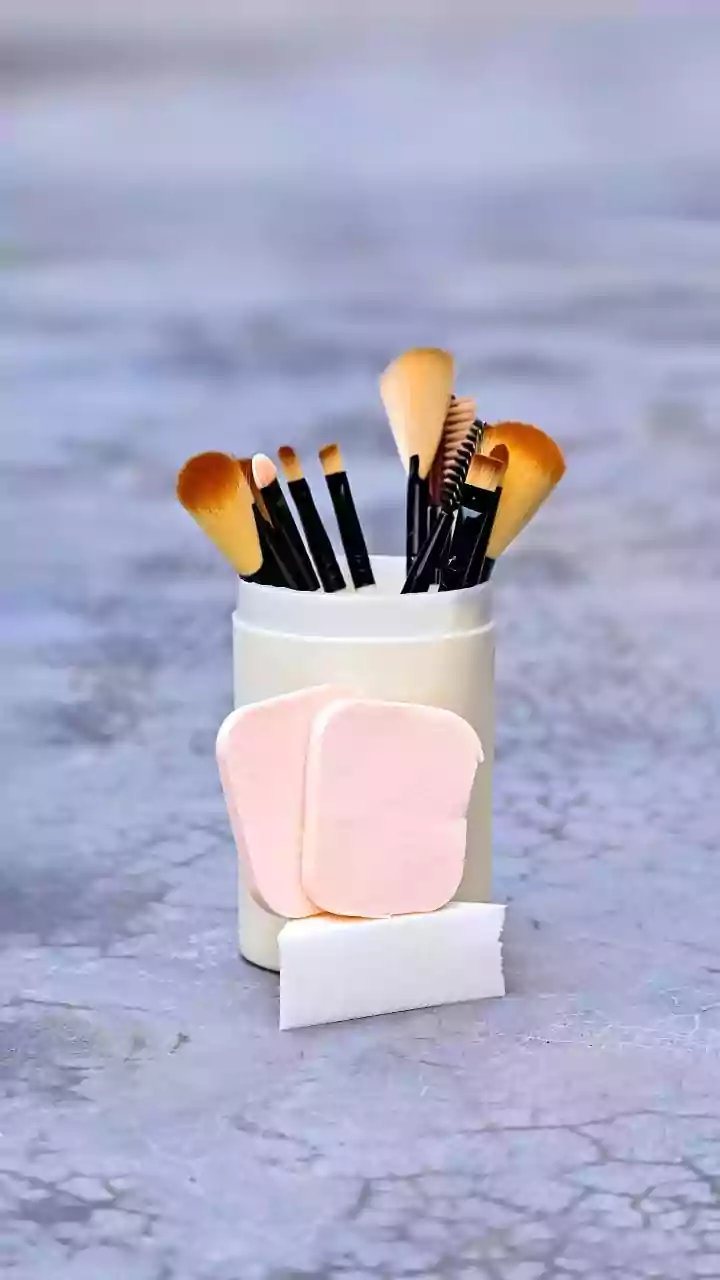 Sparkling Brushes: Your Guide to Makeup Brush Cleaning