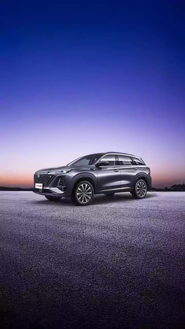 Changan renova portfólio na China com sedã e SUV híbridos integrados à IA DeepSeek