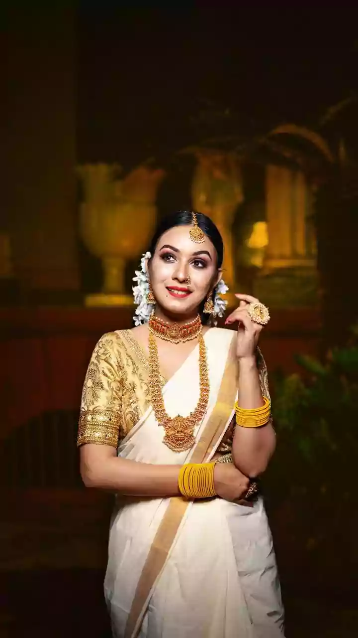 Easy Hairstyle Options That Enhance Every Traditional Festive Wardrobe Selection