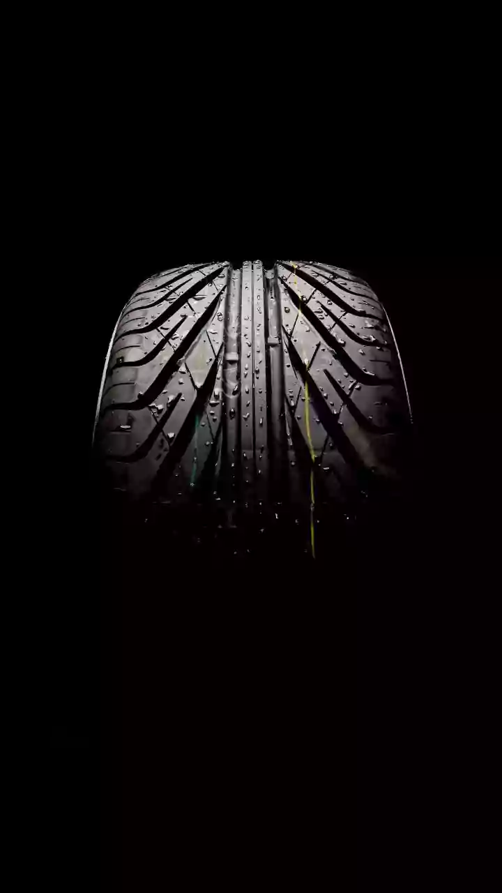 Novo pneu da Michelin freia até 5,5 metros antes que rivais em pista molhada