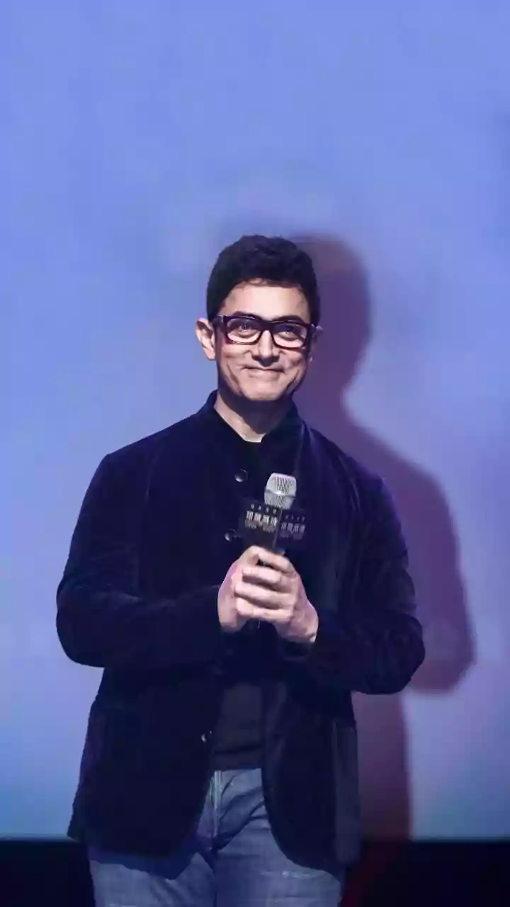 Aamir Khan's Reaction: Sunil Grover's Mimicry!
