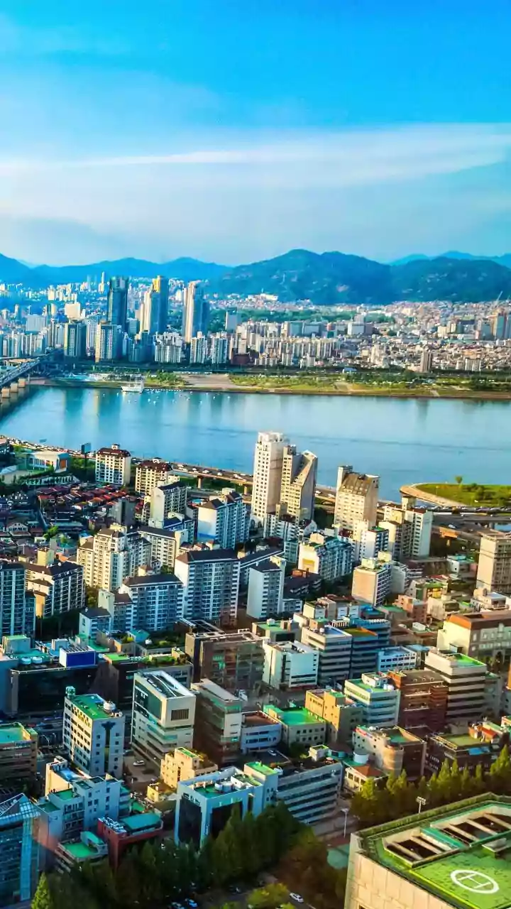 South Korea's Diplomatic Dance: Mending Ties in a Changing World