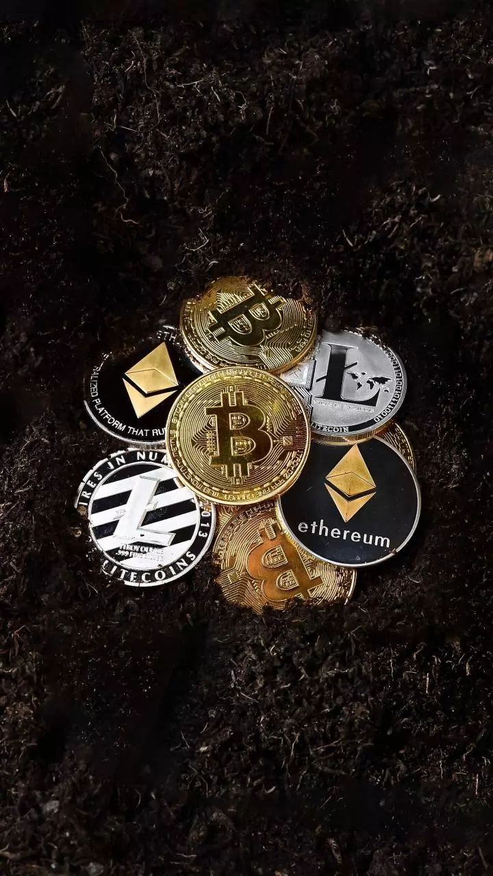 Bitcoin and Ethereum fall as Middle East worries hit markets