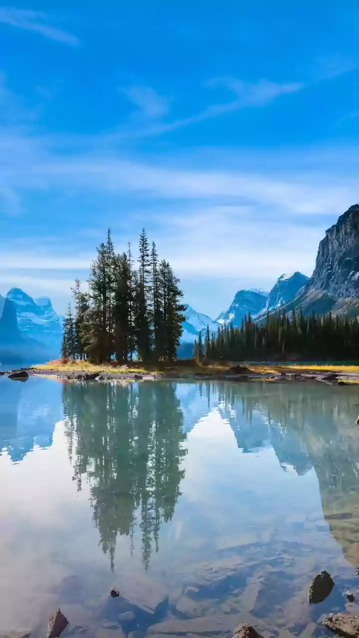 A Travel Guide To Canadian Rockies Trails: A Guide to Rocky Mountain Hikes in Canada
