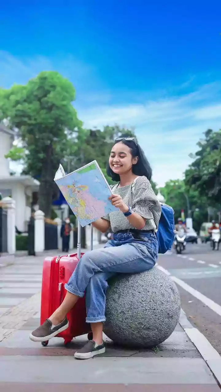 22-Year-Old's Daring 5-Month Solo World Tour on Just $7,000: Tales of Survival