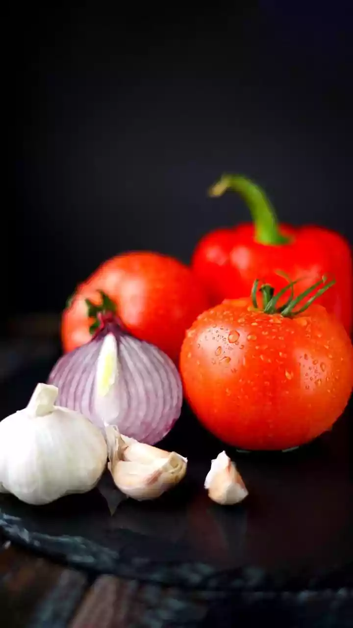 Por que você deve comer refogado de alho, cebola e tomate no dia a dia? Descubra
