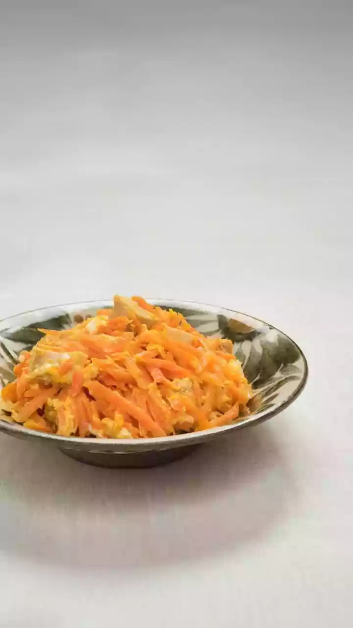 Quick and healthy: Carrot and almond stir-fry