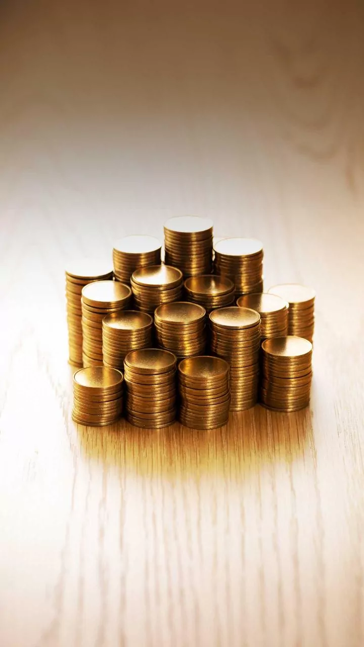 Silver, gold rebounds sharply after 3-day rout in futures trade