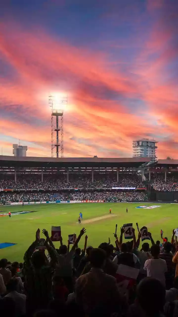 IND vs PAK: Viral Video shows Shahid Afridi calling to drop his Son-in-Law from Pakistan Side, Babar Azam not Spared