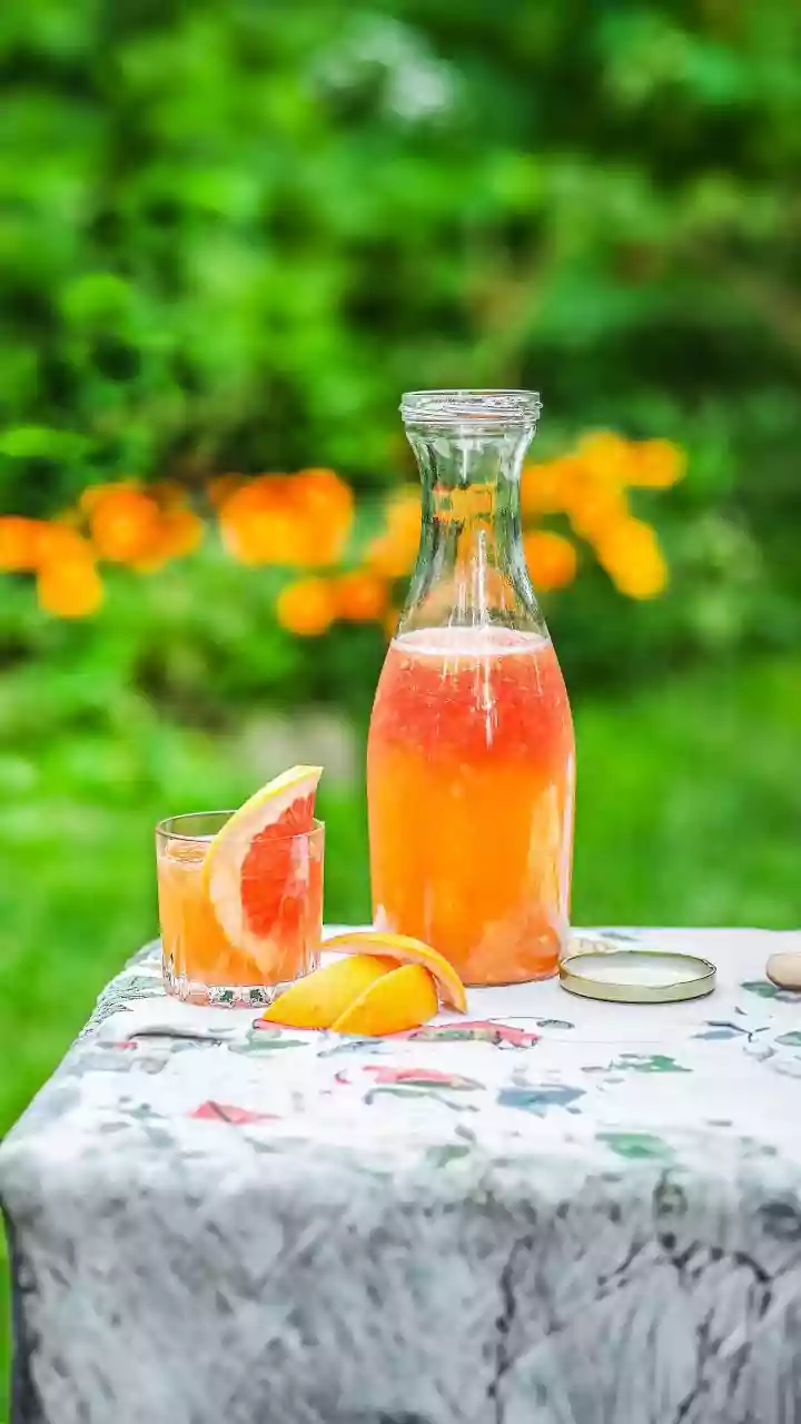 How Fermented Cold-Pressed Fruit Vinegar Shrubs Offer Refreshing Tart Flavor Profiles Across Metro Cafes Today