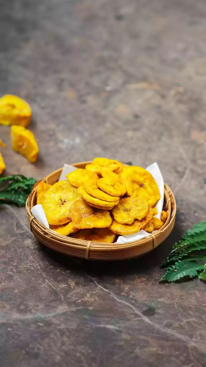 How To Make Crunchy Banana Chips And Pakoras In Air Fryer With Less Oil