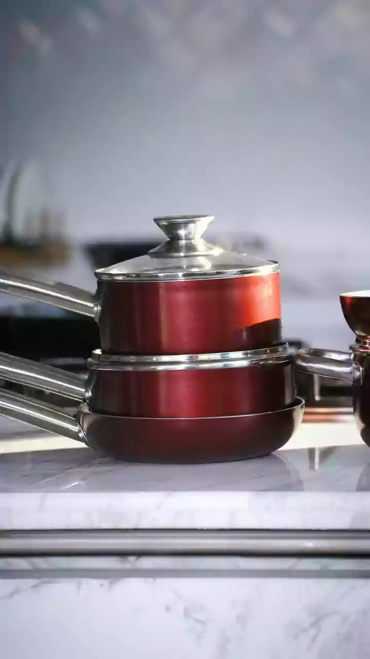 LPG Crisis Stokes Inflation Fears: Indian Restaurants Brace for Steep Price Hikes