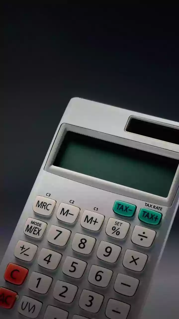 Old vs New Tax Regime: A Side-by-Side Comparison for Salaried Indians