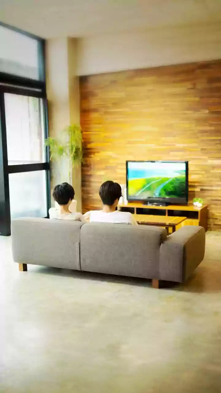 Newlyweds Choose Gaming: A Modern Love Story